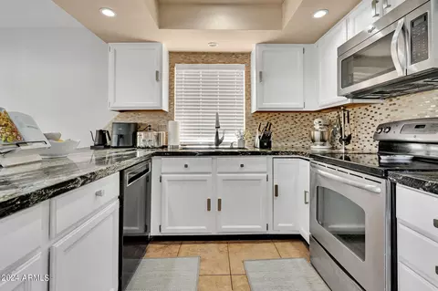 Kitchen - 3143 El Moro Ave, Mesa, AZ 85204 photo 1 of 5
