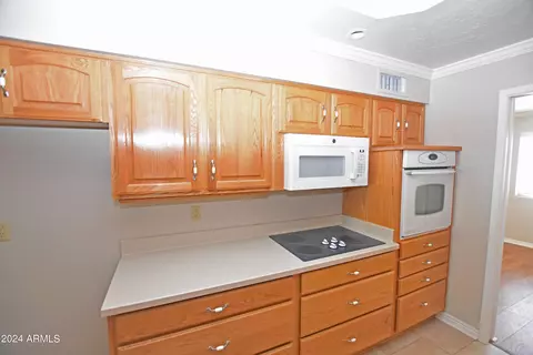 Kitchen - 4933 E Flower Ave, Mesa, AZ 85206 photo 3 of 7