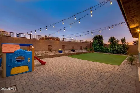 Exterior - 2685 E Daniel Dr, Gilbert, AZ 85298 photo 7 of 14