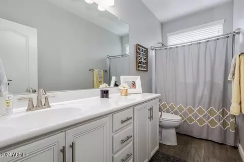 Bath - 2685 E Daniel Dr, Gilbert, AZ 85298 photo 3 of 4