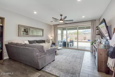 Living - 2685 E Daniel Dr, Gilbert, AZ 85298 photo 2 of 3