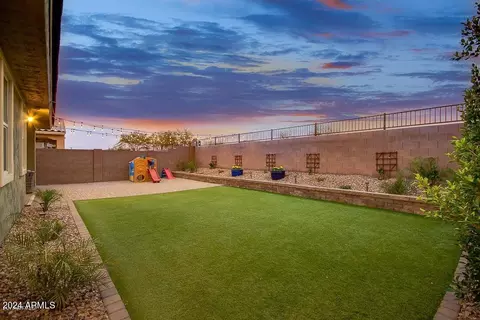 Exterior - 2685 E Daniel Dr, Gilbert, AZ 85298 photo 11 of 14