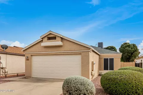 4049 W Villa Linda Dr, Glendale, AZ 85310