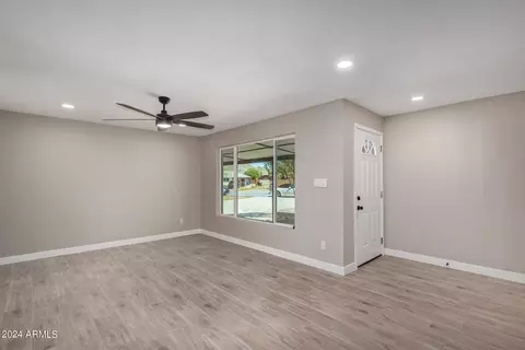 523 E Butler Dr, Phoenix, AZ 85020 photo 4