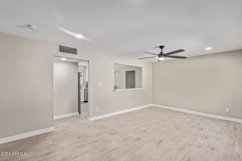 523 E Butler Dr, Phoenix, AZ 85020 photo 5