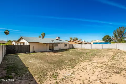 Exterior - 2738 E Villa Rita Dr, Phoenix, AZ 85032 photo 8 of 11
