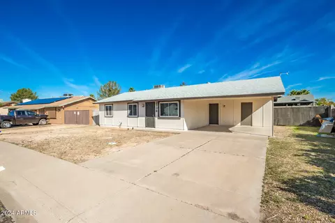 Exterior - 2738 E Villa Rita Dr, Phoenix, AZ 85032 photo 5 of 11