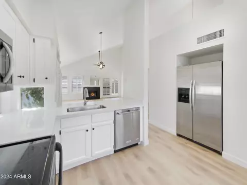 2321 E Millbrae Ct, Gilbert, AZ 85234 photo 9