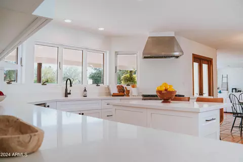 Kitchen - 4701 E Cholla St, Phoenix, AZ 85028 photo 3 of 9