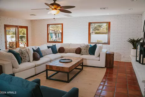 Living - 4701 E Cholla St, Phoenix, AZ 85028 photo 2 of 8
