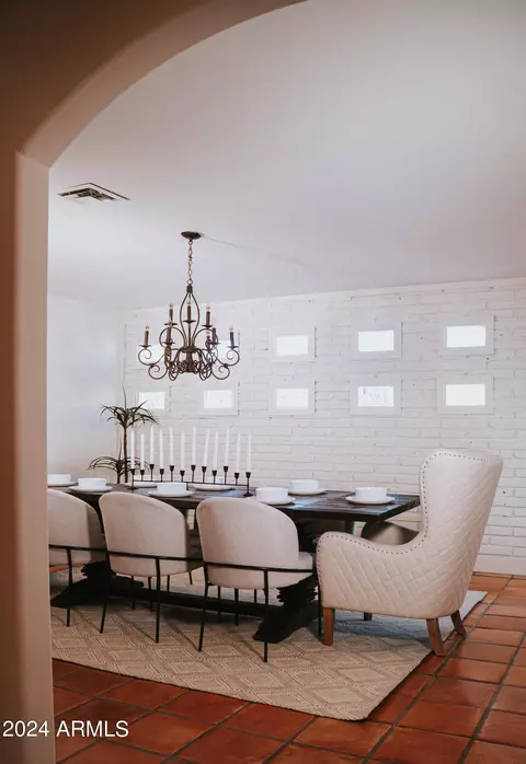 Dining - 4701 E Cholla St, Phoenix, AZ 85028 photo 4 of 5