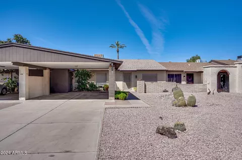 9412 N 52nd Ln, Glendale, AZ 85302