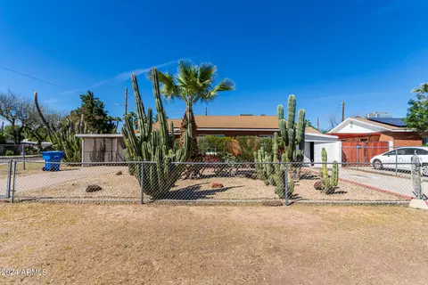 2802 Earll Dr, Phoenix, AZ 85016 photo 2