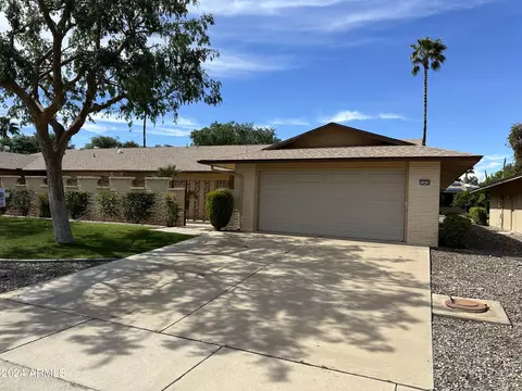 12626 W Parkwood Dr, Sun City West, AZ 85375