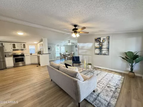 8595 N 71st Ave #2, Glendale, AZ 85301