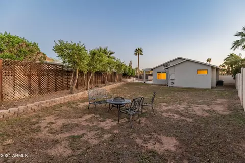 Exterior - 7327 N 21st Pl, Phoenix, AZ 85020 photo 7 of 18