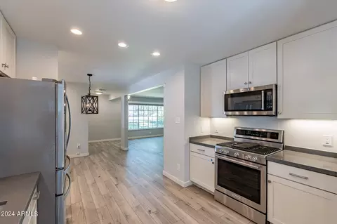1821 E Bethany Home Rd, Phoenix, AZ 85016 photo 9