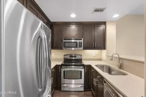 815 E Rose Ln #102, Phoenix, AZ 85014
