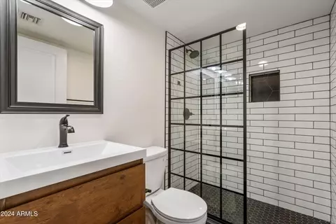 815 E Rose Ln #102, Phoenix, AZ 85014 photo 9