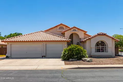 665 W Navarro Ave, Mesa, AZ 85210