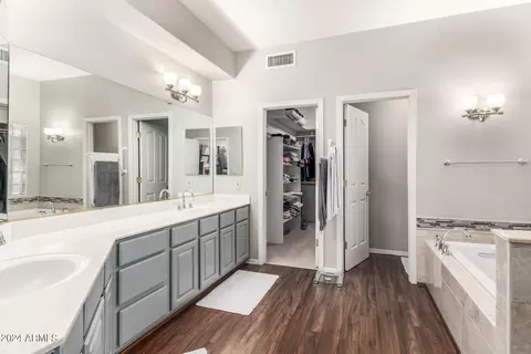 Bath - 2032 E Taxidea Way, Phoenix, AZ 85048 photo 2 of 8