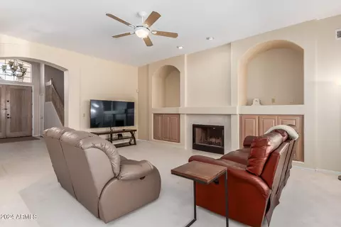 Living - 2032 E Taxidea Way, Phoenix, AZ 85048 photo 5 of 6