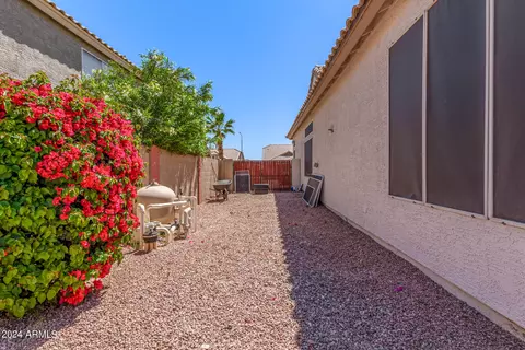 Exterior - 2032 E Taxidea Way, Phoenix, AZ 85048 photo 5 of 11