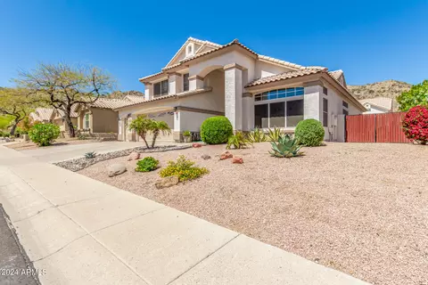 Exterior - 2032 E Taxidea Way, Phoenix, AZ 85048 photo 3 of 11