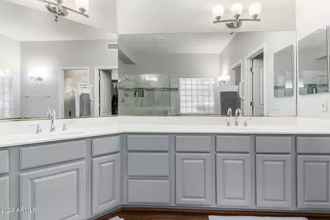 Bath - 2032 E Taxidea Way, Phoenix, AZ 85048 photo 6 of 8
