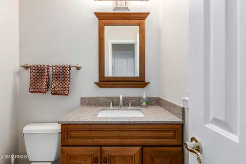Bath - 2032 E Taxidea Way, Phoenix, AZ 85048 photo 1 of 8