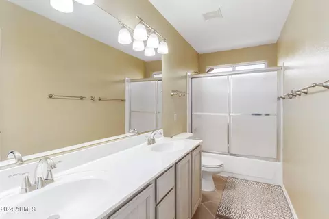 Bath - 2032 E Taxidea Way, Phoenix, AZ 85048 photo 8 of 8