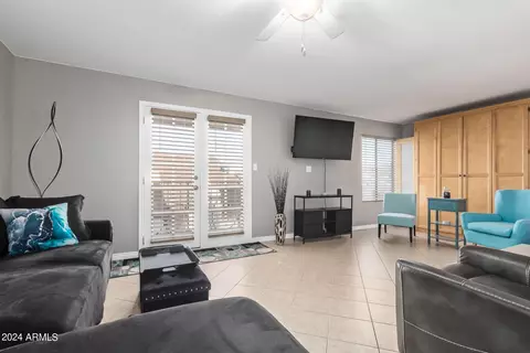5518 E Lindstrom Ln #3014, Mesa, AZ 85215