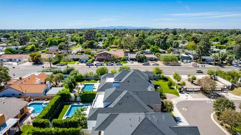 View/Area - 635 W Echo Ln, Phoenix, AZ 85021 photo 1 of 4