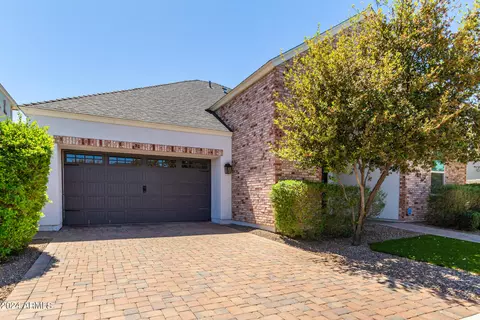 Exterior - 635 W Echo Ln, Phoenix, AZ 85021 photo 5 of 12