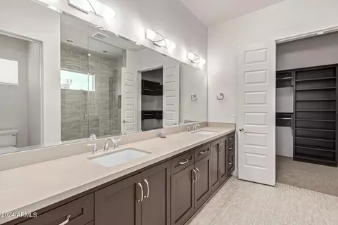 Bath - 635 W Echo Ln, Phoenix, AZ 85021 photo 1 of 3