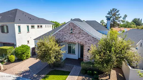 Exterior - 635 W Echo Ln, Phoenix, AZ 85021 photo 12 of 12