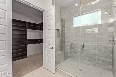 Bath - 635 W Echo Ln, Phoenix, AZ 85021 photo 2 of 3