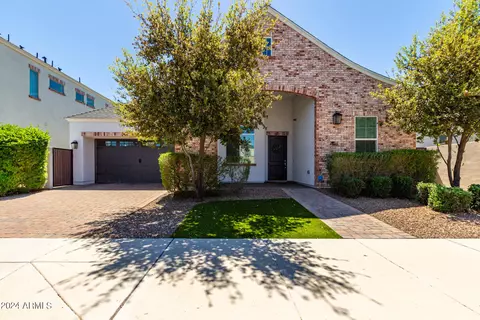 Exterior - 635 W Echo Ln, Phoenix, AZ 85021 photo 2 of 12