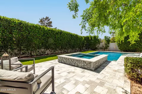 Exterior - 635 W Echo Ln, Phoenix, AZ 85021 photo 7 of 12