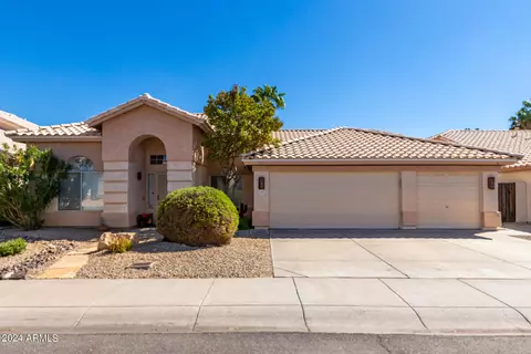 Exterior - 3445 E Topeka Dr, Phoenix, AZ 85050 photo 3 of 17
