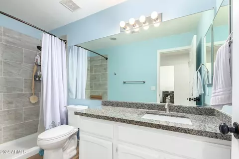 Bath - 3445 E Topeka Dr, Phoenix, AZ 85050 photo 2 of 2