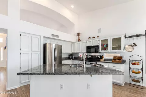 Kitchen - 3445 E Topeka Dr, Phoenix, AZ 85050 photo 2 of 7