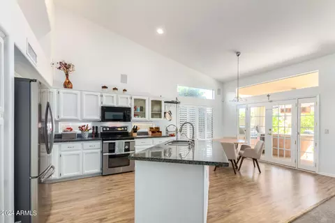 Kitchen - 3445 E Topeka Dr, Phoenix, AZ 85050 photo 5 of 7