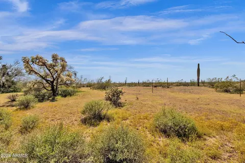 Exterior - 1275 N Arroya Rd, Apache Junction, AZ 85119 photo 2 of 17