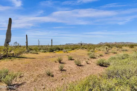 1275 N Arroya Rd, Apache Junction, AZ 85119