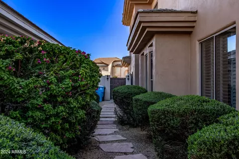 Exterior - 2718 E Claire Dr, Phoenix, AZ 85032 photo 33 of 49
