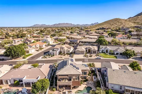 View/Area - 2718 E Claire Dr, Phoenix, AZ 85032 photo 7 of 9