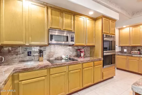 Kitchen - 2718 E Claire Dr, Phoenix, AZ 85032 photo 6 of 6