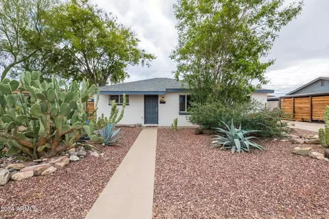 2811 W Lawrence Ln, Phoenix, AZ 85051