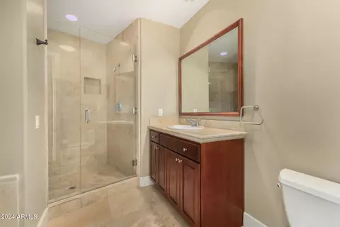 Bath - 2211 E Camelback Rd #301, Phoenix, AZ 85016 photo 4 of 5